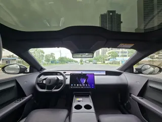 Avatr 06 2025 купить из Китая, цена 4 516 000 ₽ — Suifenhe Auto