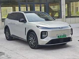 Changan Q07 2025 купить из Китая, цена 3 222 000 ₽ — Suifenhe Auto
