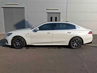 BMW i5 2026 купить из Китая, цена 5 517 000 ₽ — Suifenhe Auto