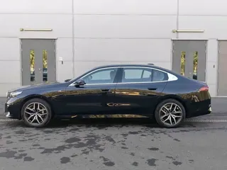 BMW i5 2025 купить из Китая, цена 5 797 000 ₽ — Suifenhe Auto