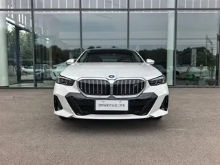 BMW i5 2026 купить из Китая, цена 6 110 000 ₽ — Suifenhe Auto