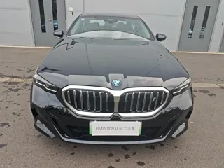 BMW i5 2026 купить из Китая, цена 5 775 000 ₽ — Suifenhe Auto
