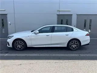 BMW i5 2026 купить из Китая, цена 6 143 000 ₽ — Suifenhe Auto