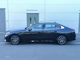 BMW i5 2026 купить из Китая, цена 6 128 000 ₽ — Suifenhe Auto
