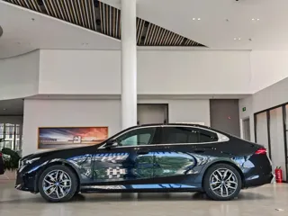 BMW i5 2026 купить из Китая, цена 5 944 000 ₽ — Suifenhe Auto