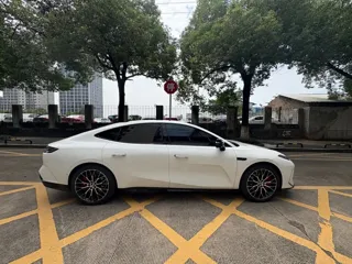 Geely E8 2025 купить из Китая, цена 6 181 000 ₽ — Suifenhe Auto