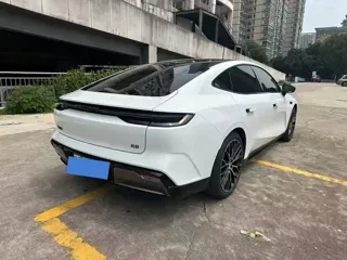 Geely E8 2025 купить из Китая, цена 6 105 000 ₽ — Suifenhe Auto