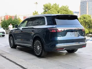 AITO M8 2025 купить из Китая, цена 9 116 000 ₽ — Suifenhe Auto