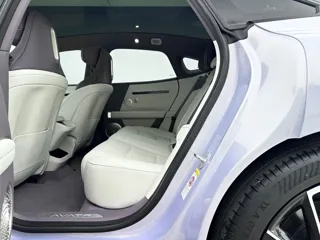Avatr 06 2025 купить из Китая, цена 4 651 000 ₽ — Suifenhe Auto