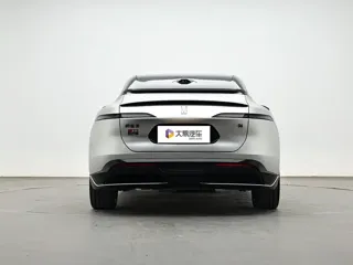 Avatr 06 2025 купить из Китая, цена 4 670 000 ₽ — Suifenhe Auto