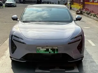 Avatr 06 2025 купить из Китая, цена 4 655 000 ₽ — Suifenhe Auto