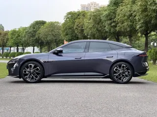 Avatr 06 2025 купить из Китая, цена 4 541 000 ₽ — Suifenhe Auto