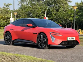 Avatr 06 2025 купить из Китая, цена 4 522 000 ₽ — Suifenhe Auto