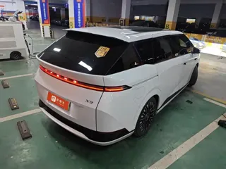 Xpeng X9 2025 купить из Китая, цена 6 879 000 ₽ — Suifenhe Auto