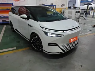 Xpeng X9 2025 купить из Китая, цена 6 879 000 ₽ — Suifenhe Auto