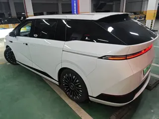 Xpeng X9 2025 купить из Китая, цена 6 879 000 ₽ — Suifenhe Auto