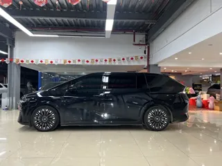 Xpeng X9 2025 купить из Китая, цена 6 750 000 ₽ — Suifenhe Auto