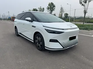 Xpeng X9 2025 купить из Китая, цена 6 552 000 ₽ — Suifenhe Auto