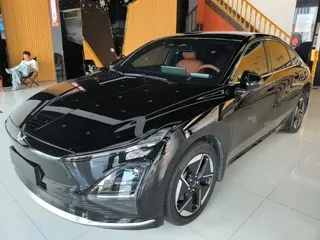 Wuling Starlight 2025 купить из Китая, цена 3 000 000 ₽ — Suifenhe Auto
