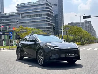Toyota bZ5 2025 купить из Китая, цена 3 712 000 ₽ — Suifenhe Auto