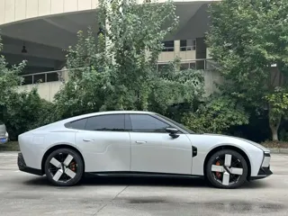 Xpeng P7 2025 купить из Китая, цена 7 222 000 ₽ — Suifenhe Auto