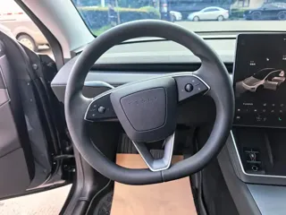 Tesla Model Y 2025 купить из Китая, цена 5 406 000 ₽ — Suifenhe Auto