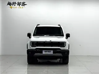 BAIC BJ40 2026 купить из Китая, цена 4 156 000 ₽ — Suifenhe Auto