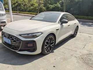 Audi A5L Sportback 2025 купить из Китая, цена 5 931 000 ₽ — Suifenhe Auto