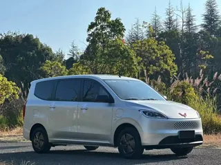 Wuling Hongguang 2025 купить из Китая, цена 1 346 000 ₽ — Suifenhe Auto