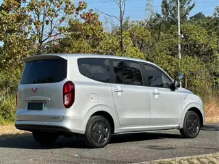 Wuling Hongguang 2025 купить из Китая, цена 1 346 000 ₽ — Suifenhe Auto
