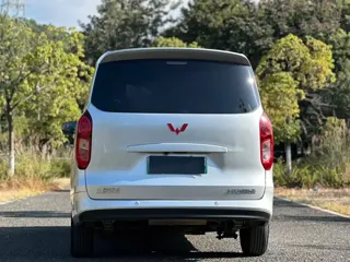 Wuling Hongguang 2025 купить из Китая, цена 1 346 000 ₽ — Suifenhe Auto