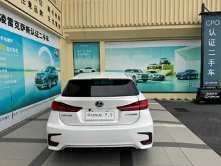 Lexus CT 2020 купить из Китая, цена 2 194 000 ₽ — Suifenhe Auto