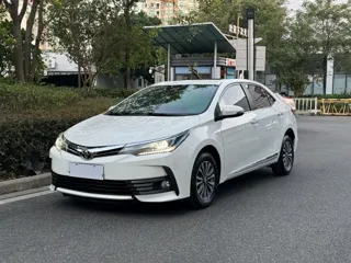 Toyota Corolla 2018 купить из Китая, цена 1 284 000 ₽ — Suifenhe Auto