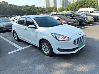 Ford Escort 2019 купить из Китая, цена 1 076 000 ₽ — Suifenhe Auto