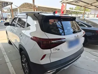 Kia KX3 2021 купить из Китая, цена 1 548 000 ₽ — Suifenhe Auto