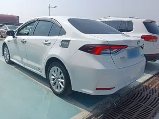 Toyota Corolla 2023 купить из Китая, цена 1 635 000 ₽ — Suifenhe Auto