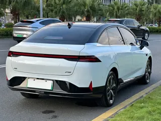 Xpeng P5 2022 купить из Китая, цена 3 339 000 ₽ — Suifenhe Auto