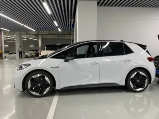 Volkswagen ID.3 2022 купить из Китая, цена 1 474 000 ₽ — Suifenhe Auto