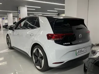 Volkswagen ID.3 2022 купить из Китая, цена 1 474 000 ₽ — Suifenhe Auto