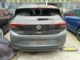 Volkswagen ID.3 2023 купить из Китая, цена 1 744 000 ₽ — Suifenhe Auto