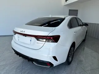 Kia K3 2023 купить из Китая, цена 1 775 000 ₽ — Suifenhe Auto