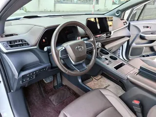 Toyota SIENNA 2024 купить из Китая, цена 7 634 000 ₽ — Suifenhe Auto