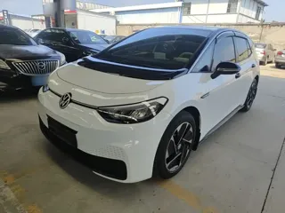 Volkswagen ID.3 2023 купить из Китая, цена 1 866 000 ₽ — Suifenhe Auto
