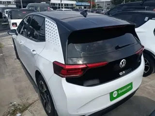 Volkswagen ID.3 2024 купить из Китая, цена 1 907 000 ₽ — Suifenhe Auto