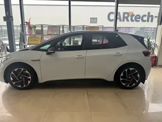 Volkswagen ID.3 2023 купить из Китая, цена 1 784 000 ₽ — Suifenhe Auto