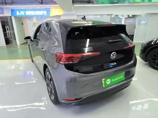 Volkswagen ID.3 2023 купить из Китая, цена 1 570 000 ₽ — Suifenhe Auto