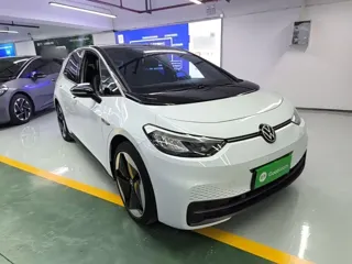 Volkswagen ID.3 2024 купить из Китая, цена 1 938 000 ₽ — Suifenhe Auto