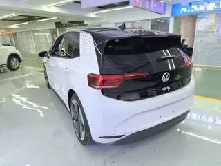 Volkswagen ID.3 2024 купить из Китая, цена 1 938 000 ₽ — Suifenhe Auto