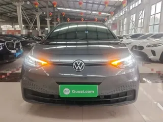 Volkswagen ID.3 2023 купить из Китая, цена 1 889 000 ₽ — Suifenhe Auto