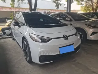 Volkswagen ID.3 2023 купить из Китая, цена 1 767 000 ₽ — Suifenhe Auto